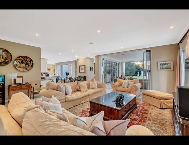 7 BEDROOM HOUSE FOR SALE IN BRYANSTON